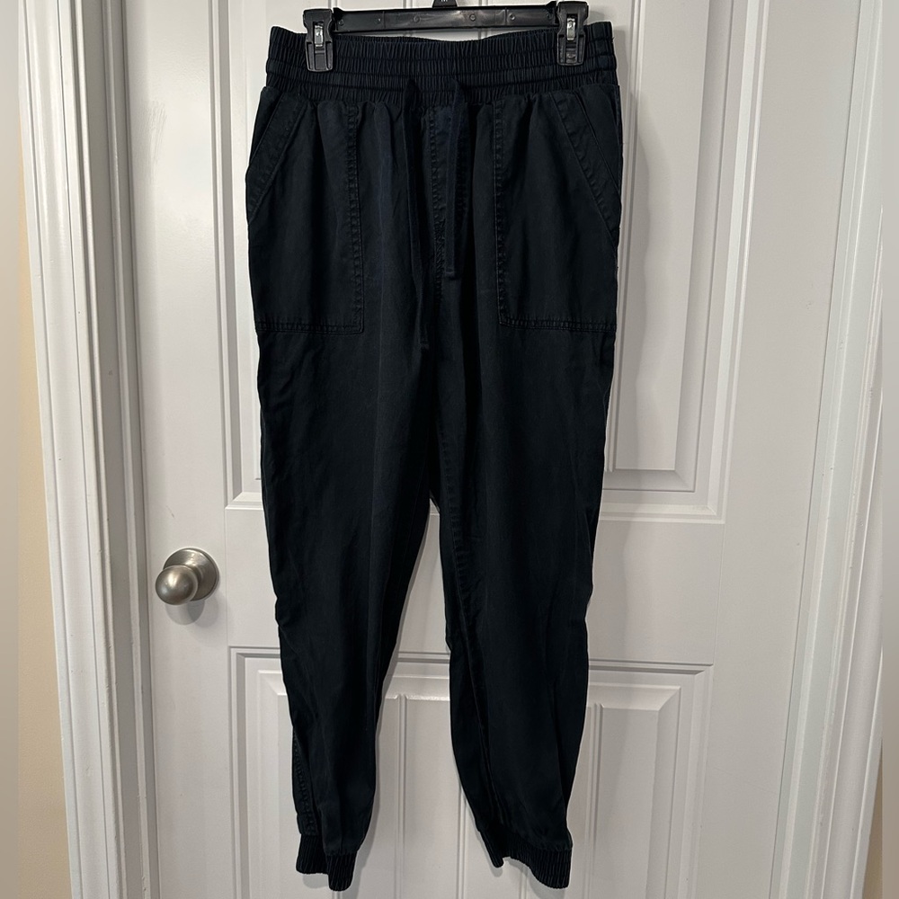 Light weight joggers, size Medium.